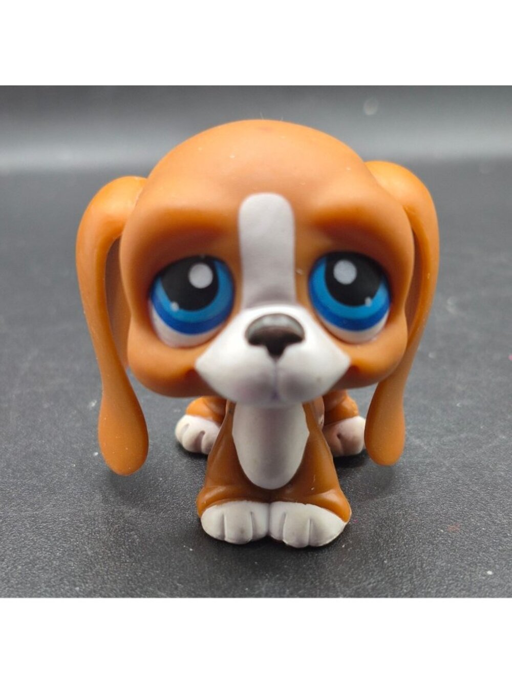 Littlest Pet Shop #222 Brown White Puppy Basset Dog Blue Eyes 2005 Hasbro
